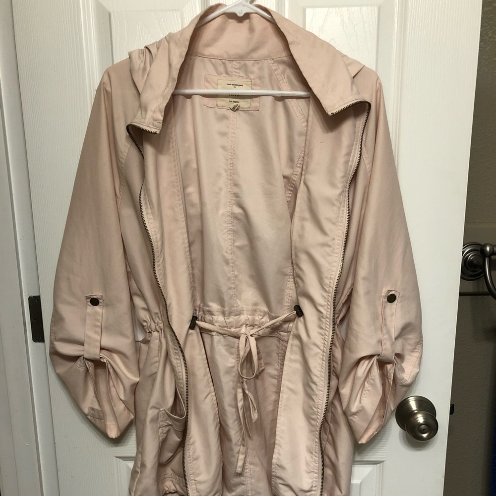 Fitted Mid Sleeve Zip Up Jacket
